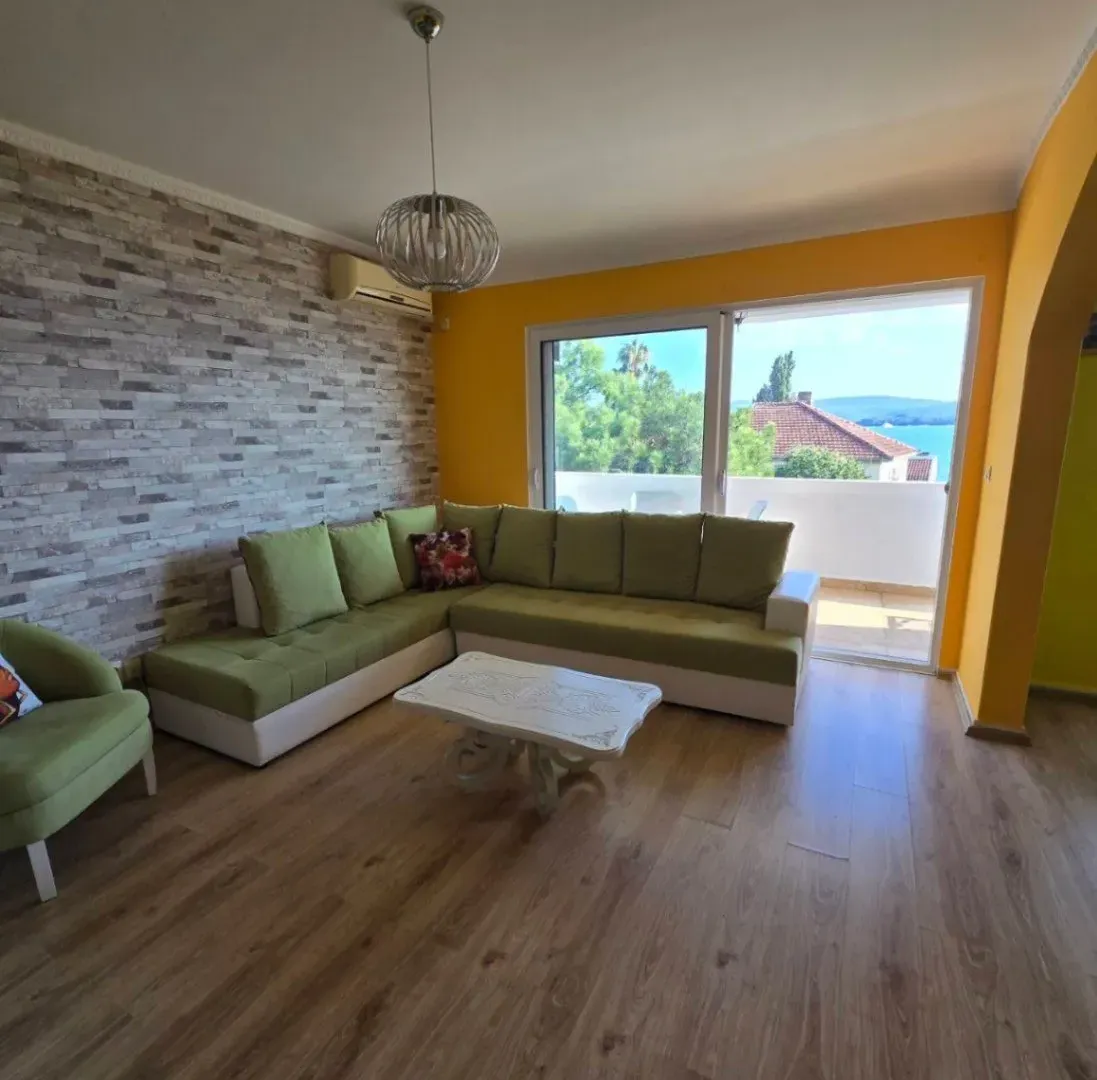 Rent, one bedroom apartment, 50m², Centar, Tivat