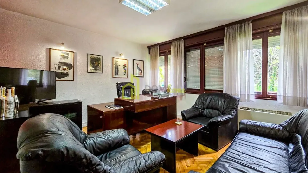 Izdavanje, poslovni prostor, 55m², Preko Morače, Podgorica