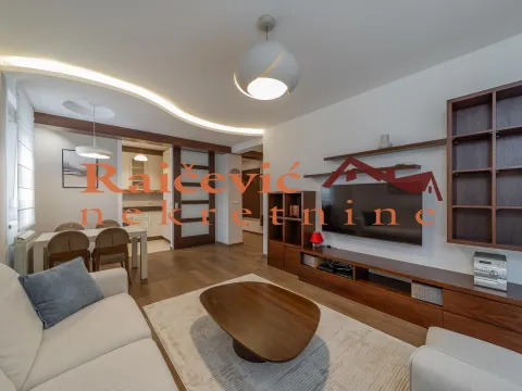 Izdavanje, trosoban stan, 98m², Lion, Zvezdara Sve Podlokacije - image 3