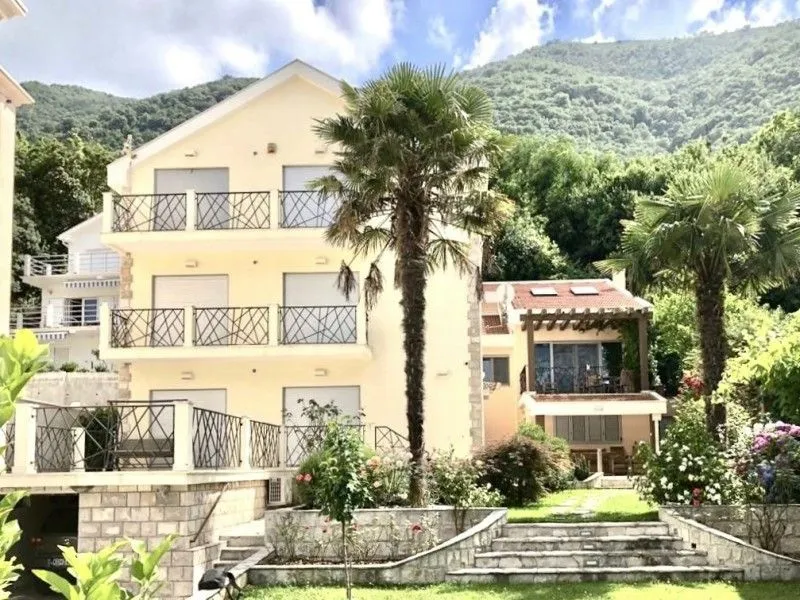 Sale, house, 390m², Stoliv, Kotor