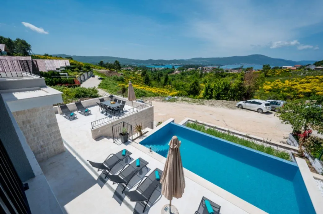 Sale, house, 250m², Mrčevac, Tivat