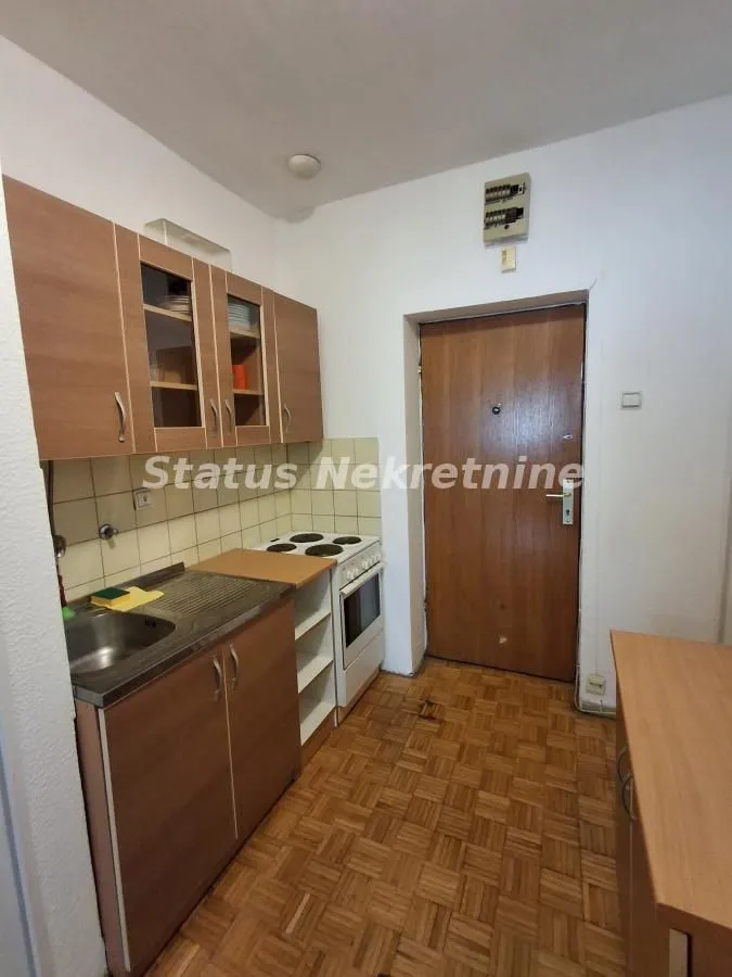 Izdavanje, jednosoban stan, 30m², Bulevar Oslobodjenja, Novi Sad Sve Podlokacije