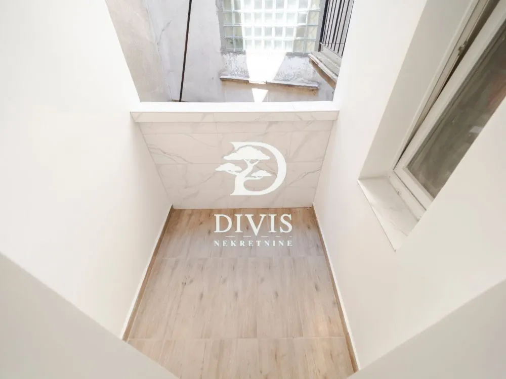 Prodaja, četvorosoban stan, 79m², Topličin venac, Beograd