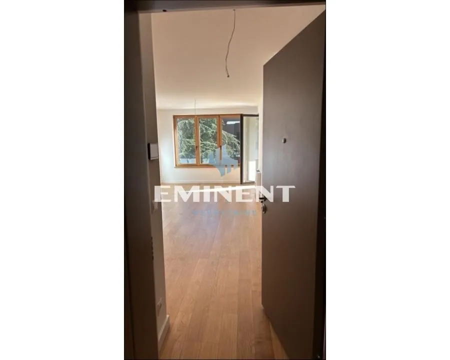 Izdavanje, poslovni prostor, 56m², Čukarica, Beograd