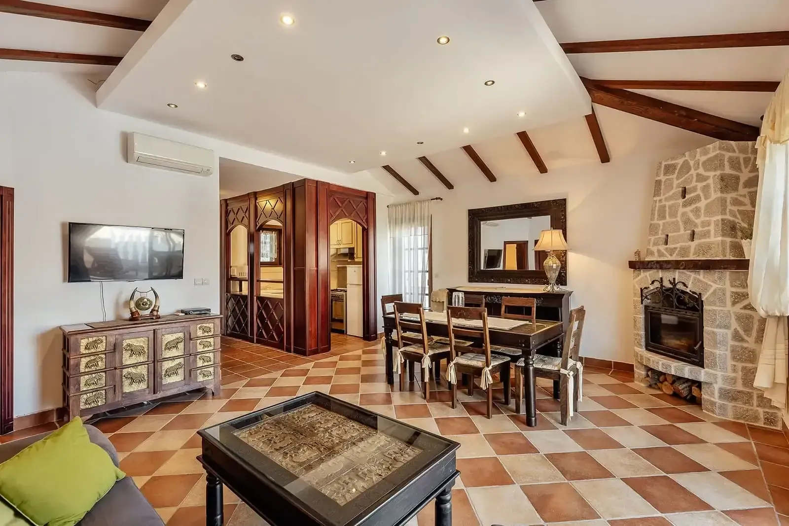 Prodaja, trosoban stan, 92m², Kostanjica, Kotor
