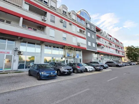 Rent, two bedroom apartment, 65m², City Kvart, Podgorica - image 2