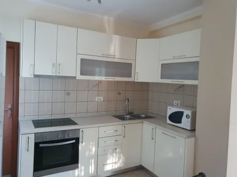Rent, three bedroom apartment, 100m², Zelenika, Herceg Novi - image 4