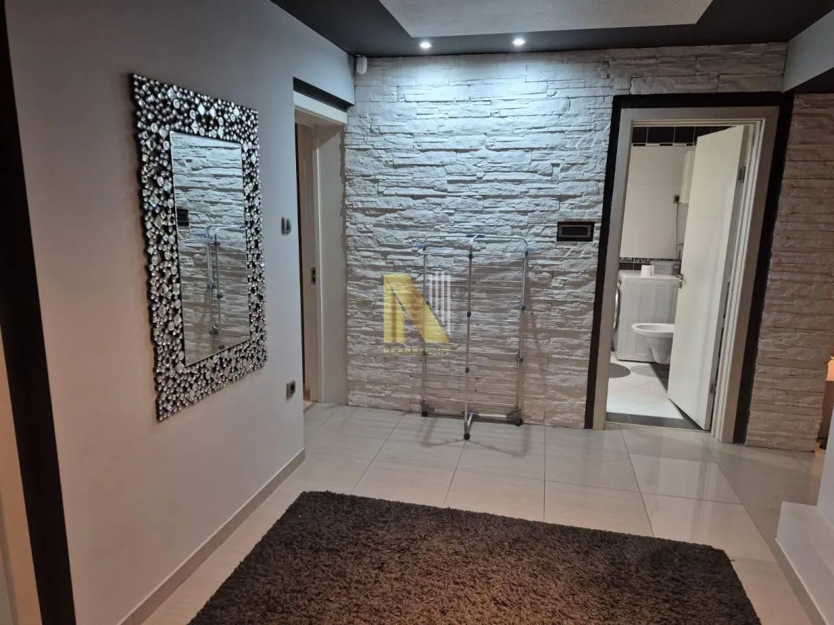 Izdavanje, kuća, 130m², Salajka, Novi Sad Sve Podlokacije