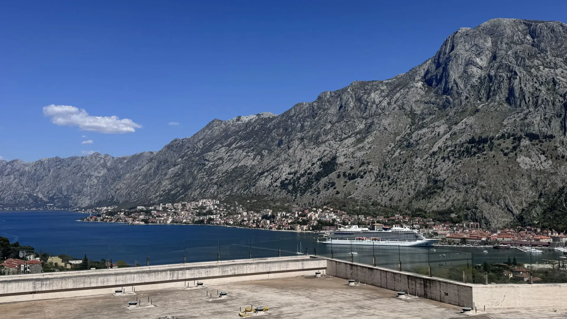 Sale, five bedroom apartment, 192m², Kotor, Crna Gora