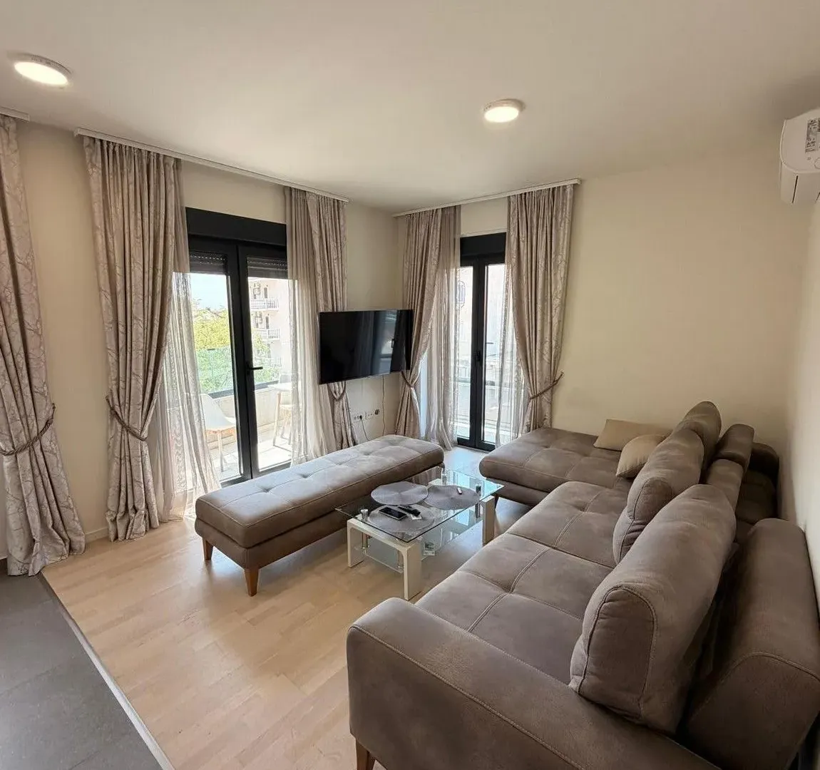 Sale, two bedroom apartment, 60m², Podkošljun, Budva