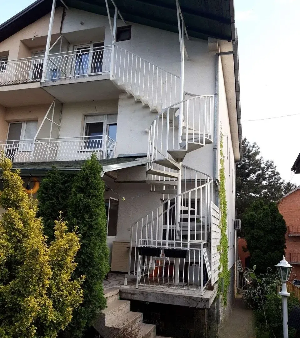 Prodaja, kuća, 250m², Sremska Kamenica, Petrovaradin