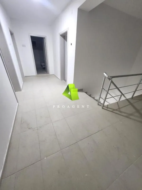 Prodaja, kuća, 204m², Crveni Krst, Niš
