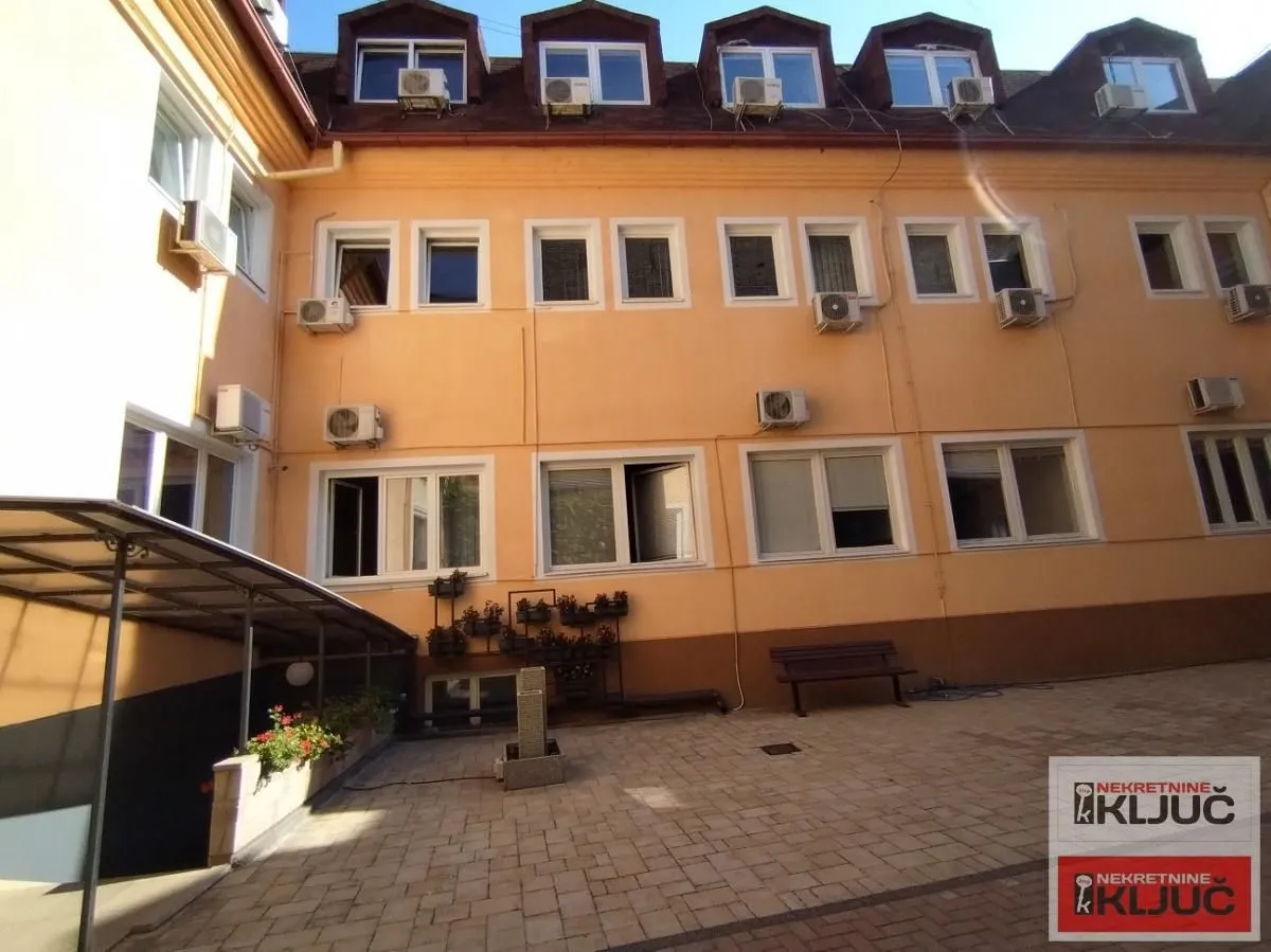 Rent, office space, 350m², Centar, Novi Sad