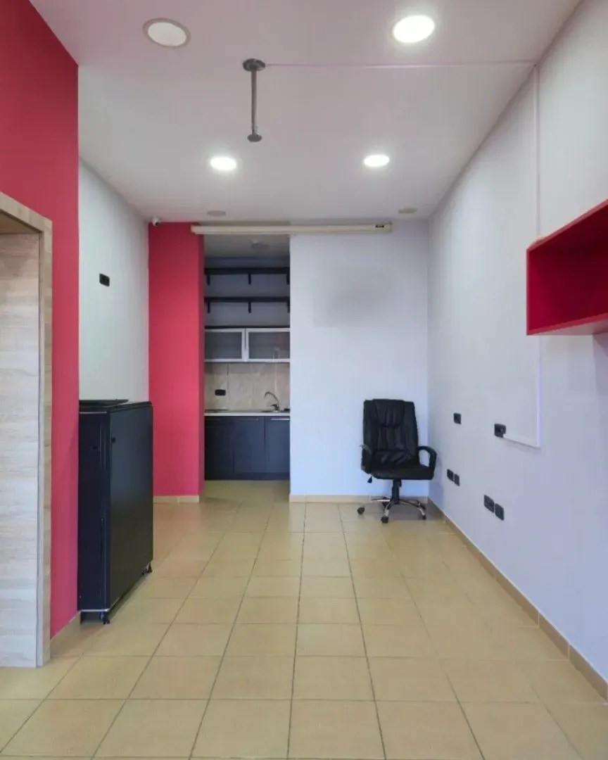 Izdavanje, poslovni prostor, 38m², Stari Aerodrom, Podgorica