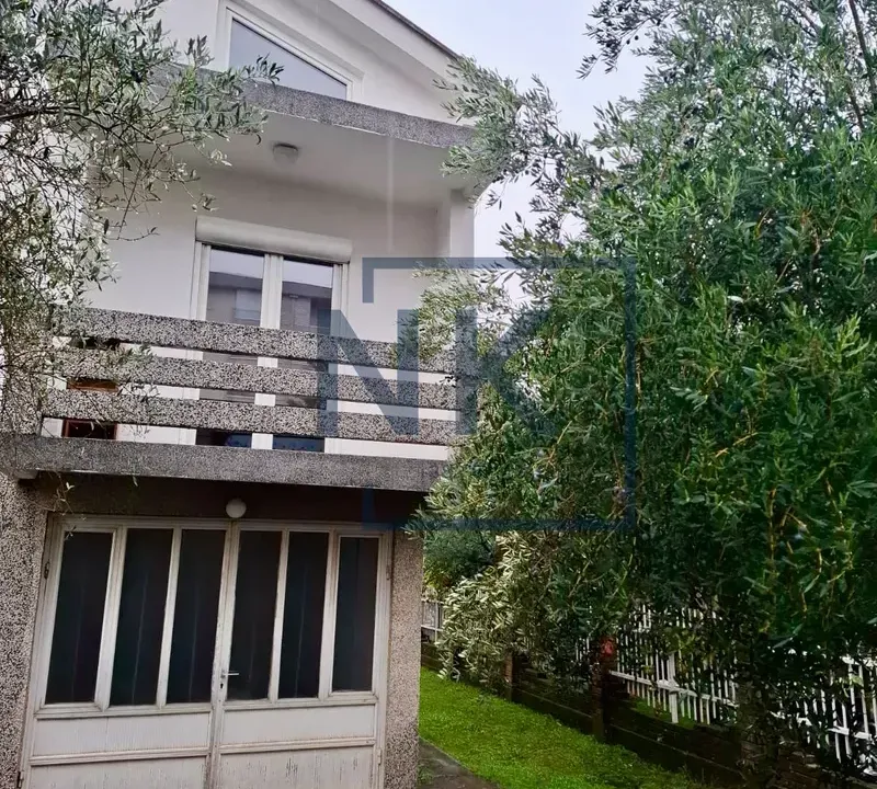 Rent, house, 300m², Stari Aerodrom, Podgorica