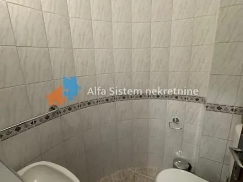 Rent, four bedroom apartment, 163m², Savski Venac, Beograd - image 23