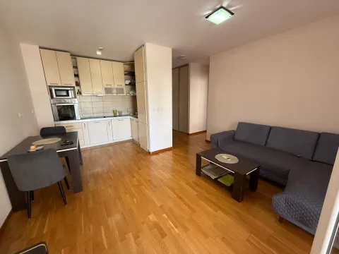 Rent, two bedroom apartment, 75m², City Kvart, Podgorica - image 9