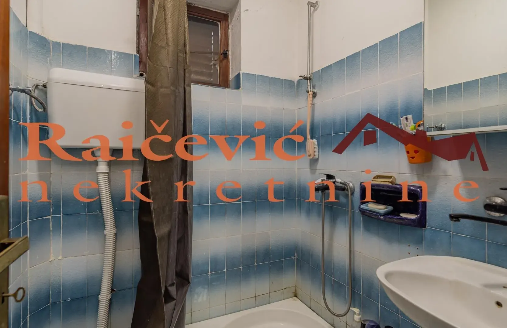 Prodaja, kuća, 196m², Arnajevo, Barajevo