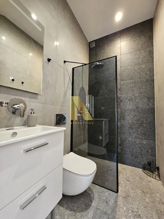 Prodaja, jednosoban stan, 32m², Centar, Novi Sad