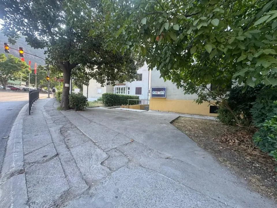 Rent, office space, 30m², Škaljari, Kotor