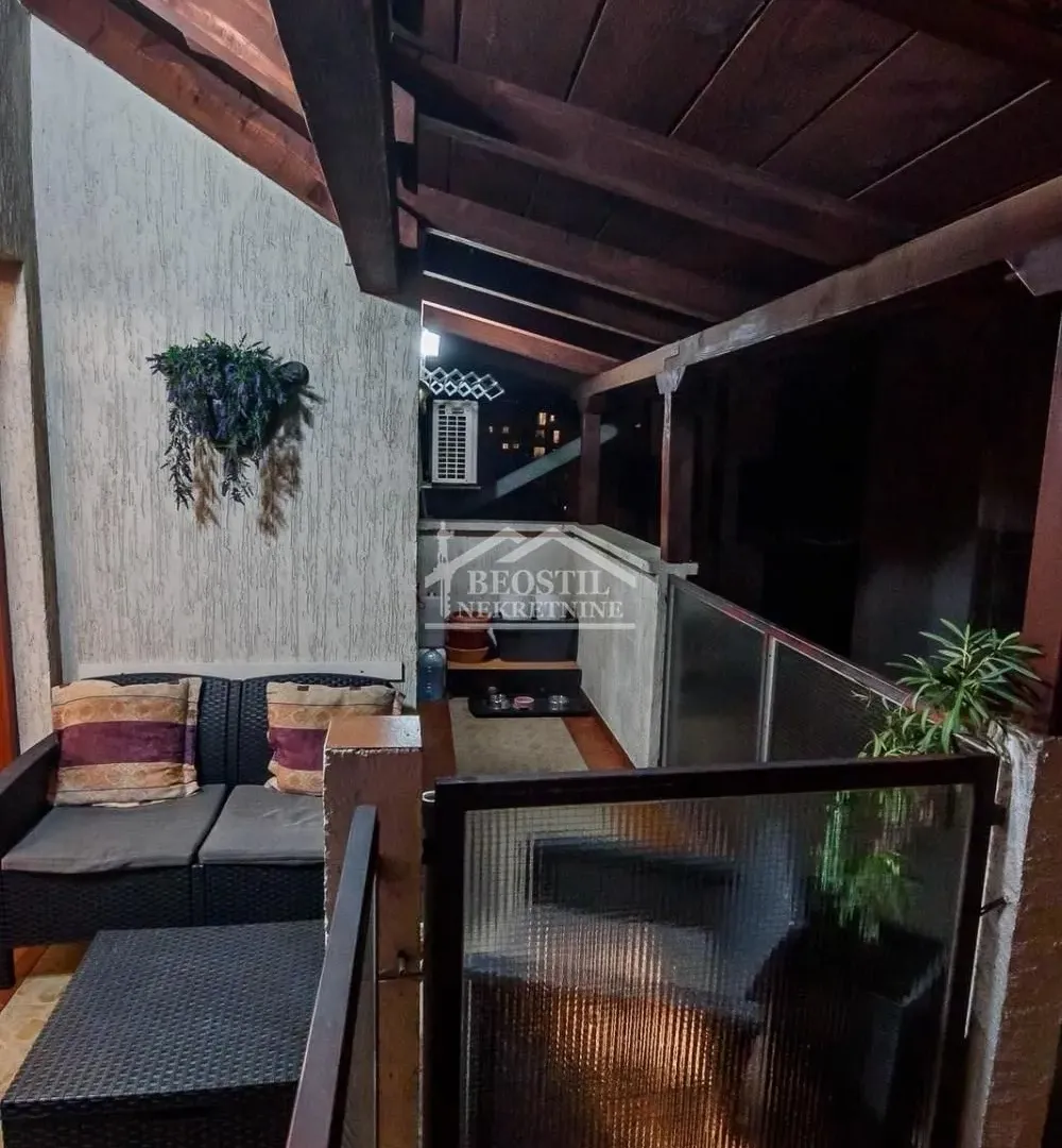 Prodaja, četvorosoban stan, 104m², Stari Grad, Beograd