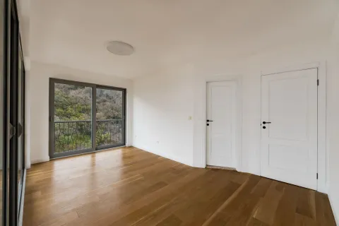 Prodaja, četvorosoban stan, 160m², Pržno, Budva - image 9