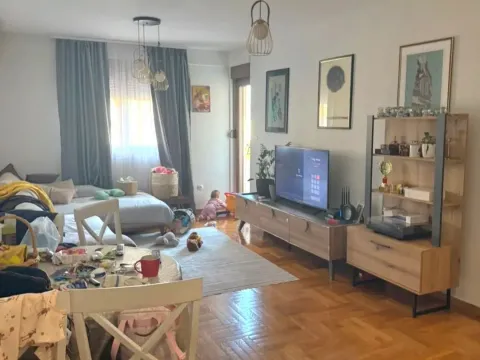 Sale, two bedroom apartment, 64m², Stari Aerodrom, Podgorica - image 1