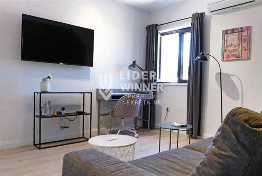 Prodaja, četvorosoban stan, 109m², Zemun Centar, Zemun Sve Podlokacije