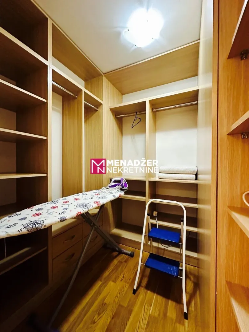 Izdavanje, trosoban stan, 120m², City Kvart, Podgorica