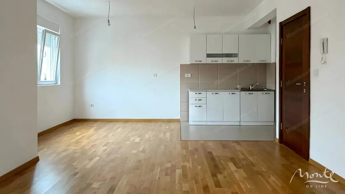 Prodaja, dvosoban stan, 73m², Tuški Put, Podgorica