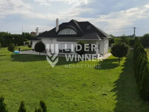 Sale, house, 203m², Centar, Ub