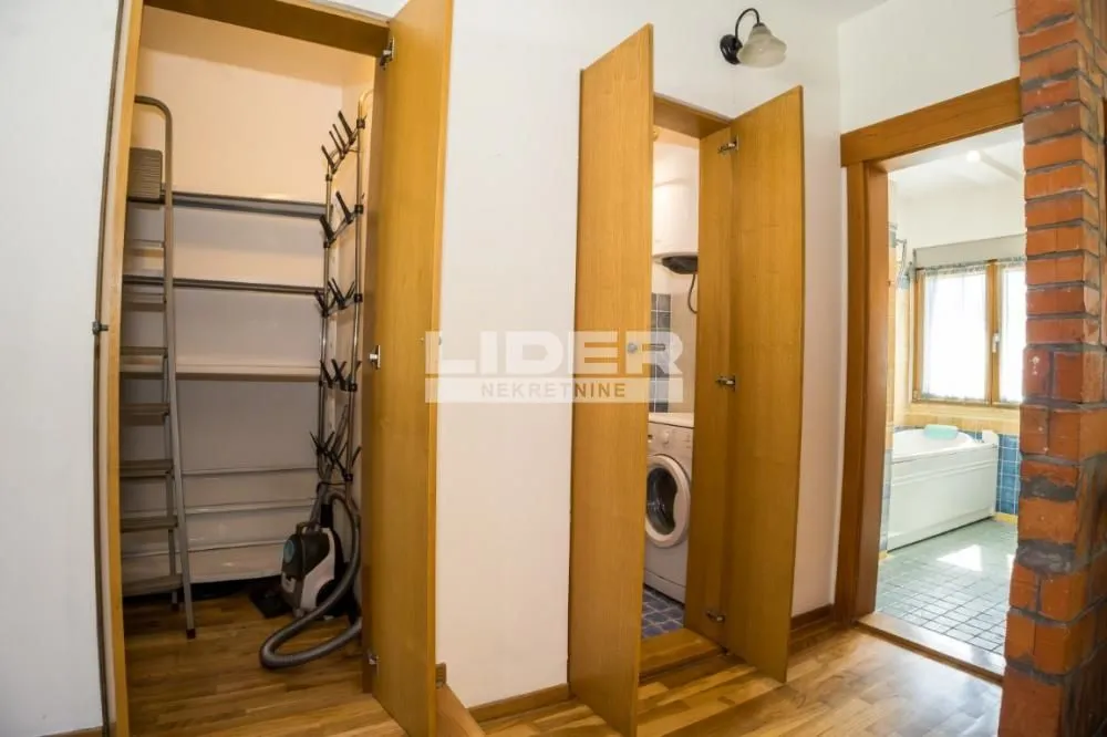 Sale, three bedroom apartment, 69m², Stari Grad, Beograd