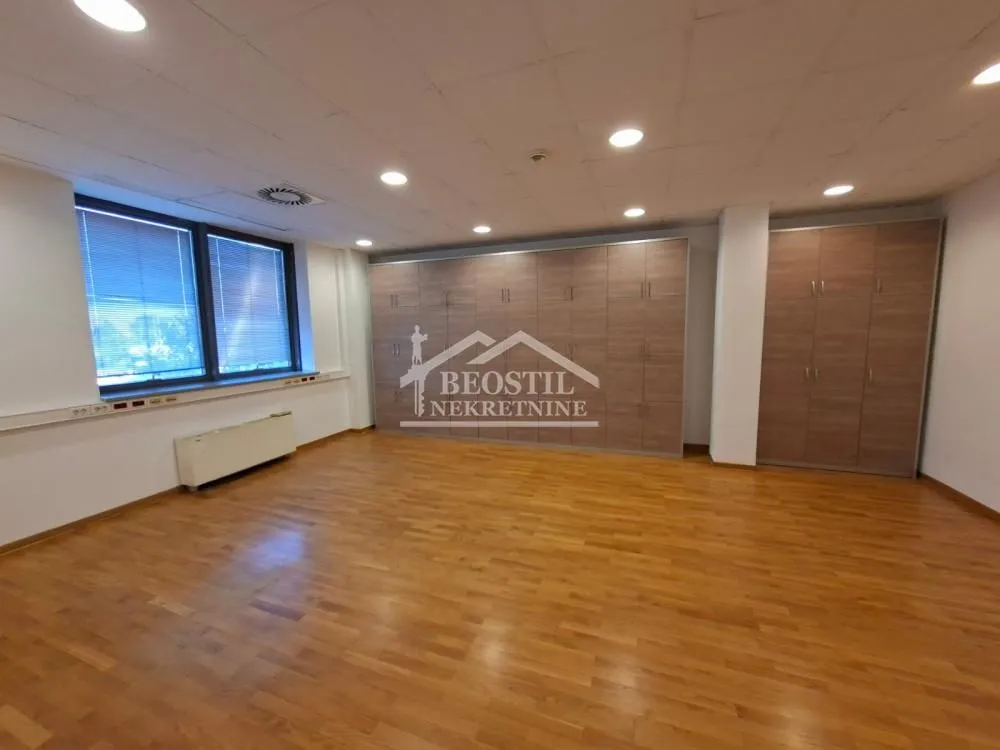 Rent, office space, 330m², Bezanijska Kosa 1, Bežanijska Kosa Sve Podlokacije