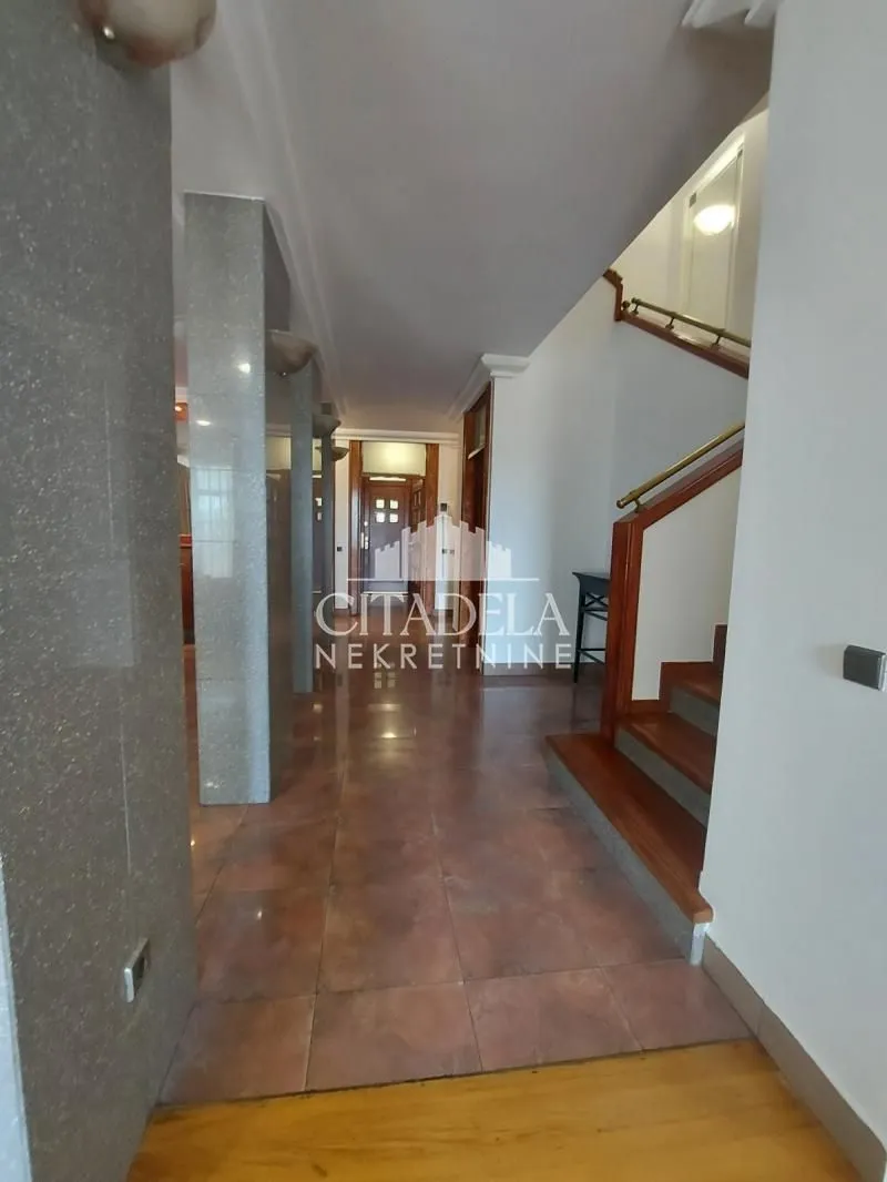 Rent, house, 400m², Savski Venac, Beograd