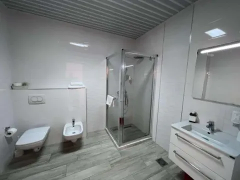 Izdavanje, dvosoban stan, 87m², Dobre Vode, Bar - image 11