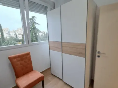 Izdavanje, jednosoban stan, 34m², Autobuska stanica, Podgorica - image 7