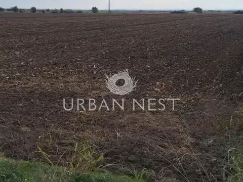 Zemljište in Zemun Ugrinovci