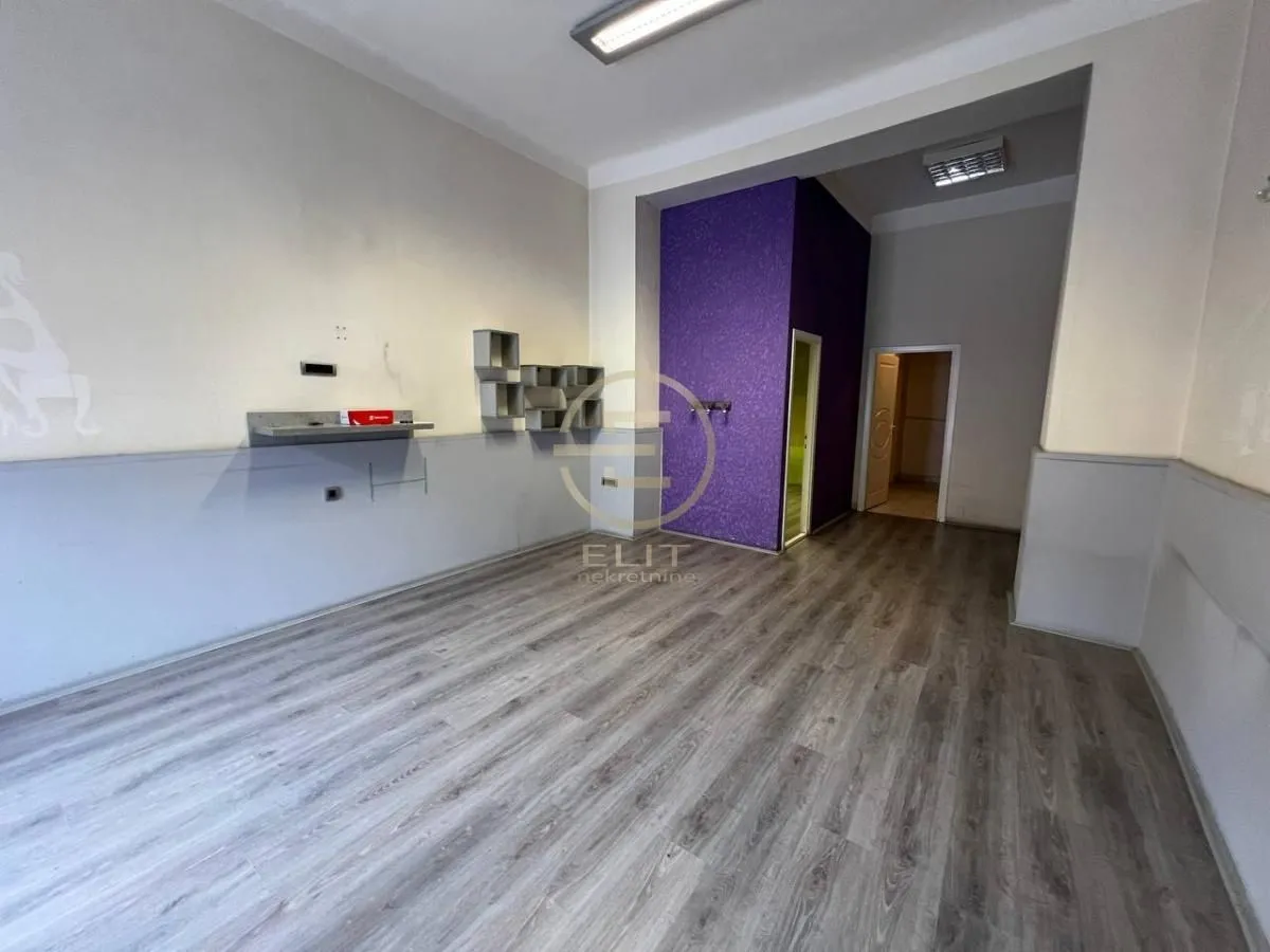 Rent, office space, 47m², Centar, Novi Sad
