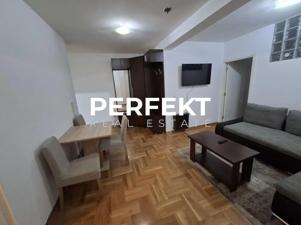 Izdavanje, jednosoban stan, 44m², Kotež 1, Pančevo