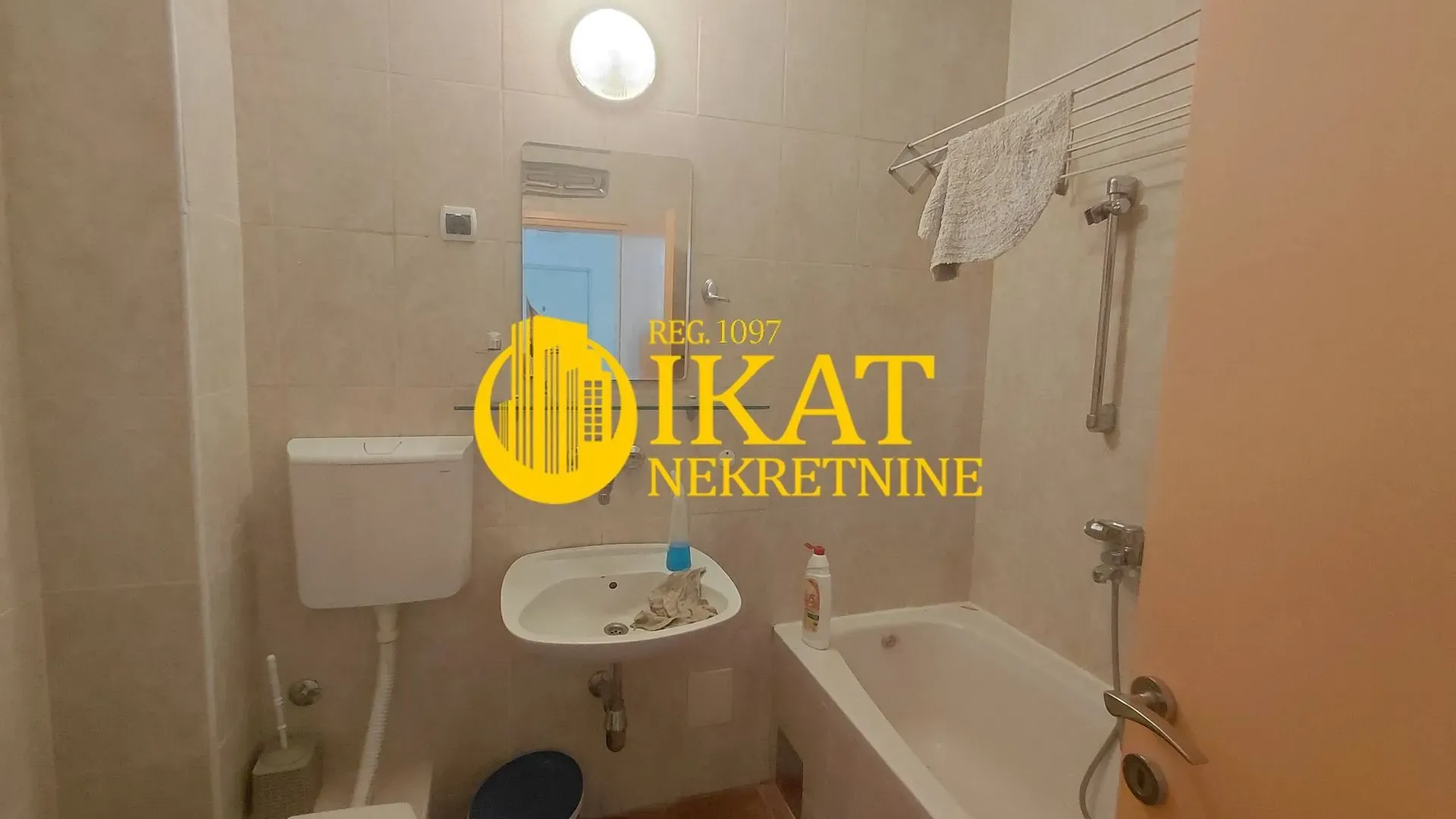 Izdavanje, četvorosoban stan, 80m², Južni Bulevar, Vračar Sve Podlokacije