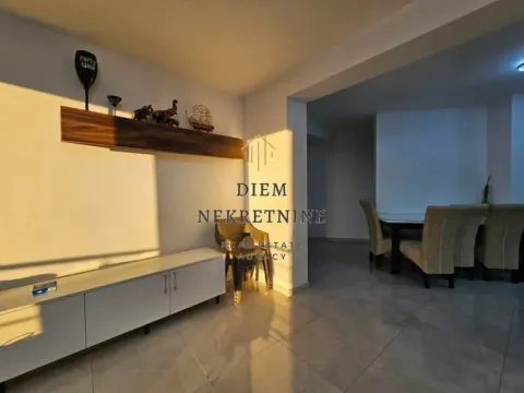 Izdavanje, trosoban stan, 120m², Ilino, Bar - image 7