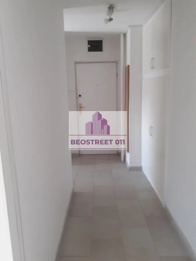 Prodaja, četvorosoban stan, 115m², Čubura, Beograd