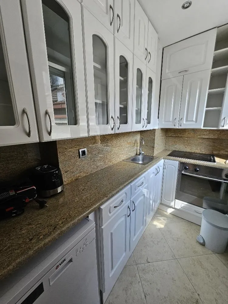 Izdavanje, dvosoban stan, 37m², Stari Grad, Beograd