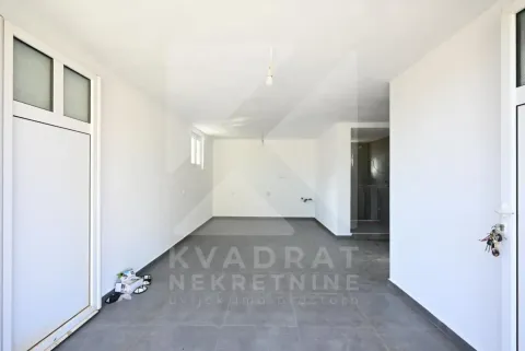 Rent, three bedroom apartment, 160m², Donja Gorica, Podgorica - image 16