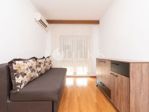 Izdavanje, dvosoban stan, 75m², Stara Varoš, Podgorica - image 30