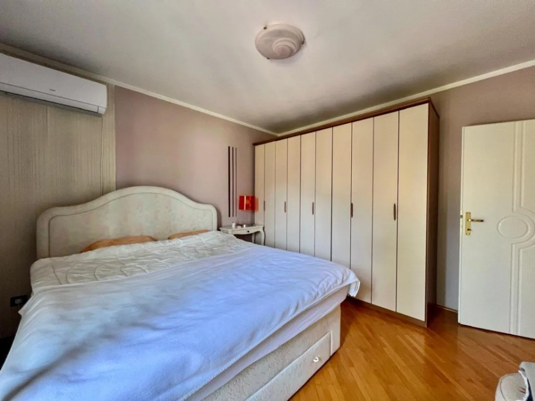 Prodaja, kuća, 330m², Centar, Danilovgrad