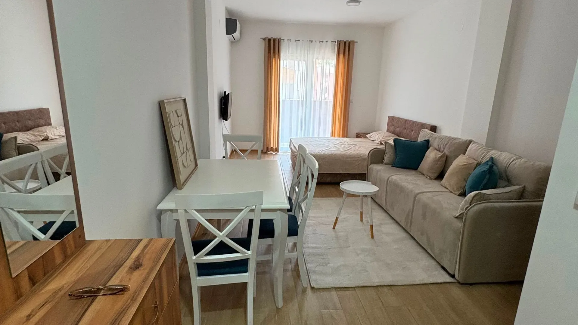 Rent, studio apartment, 33m², Budva, Crna Gora
