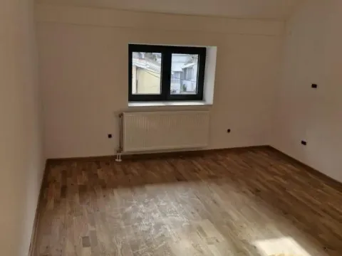 Rent, house, 80m², Stari Grad, Beograd - image 13