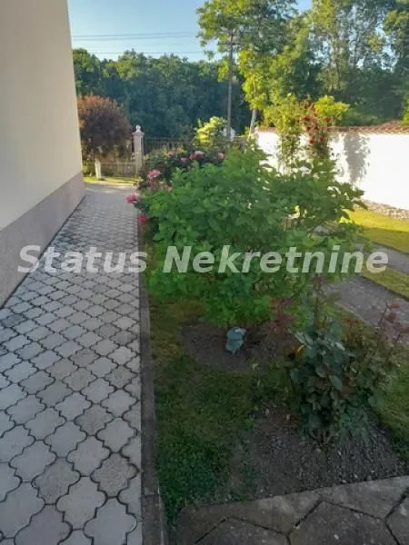 Prodaja, kuća, 194m², Šid, Srbija
