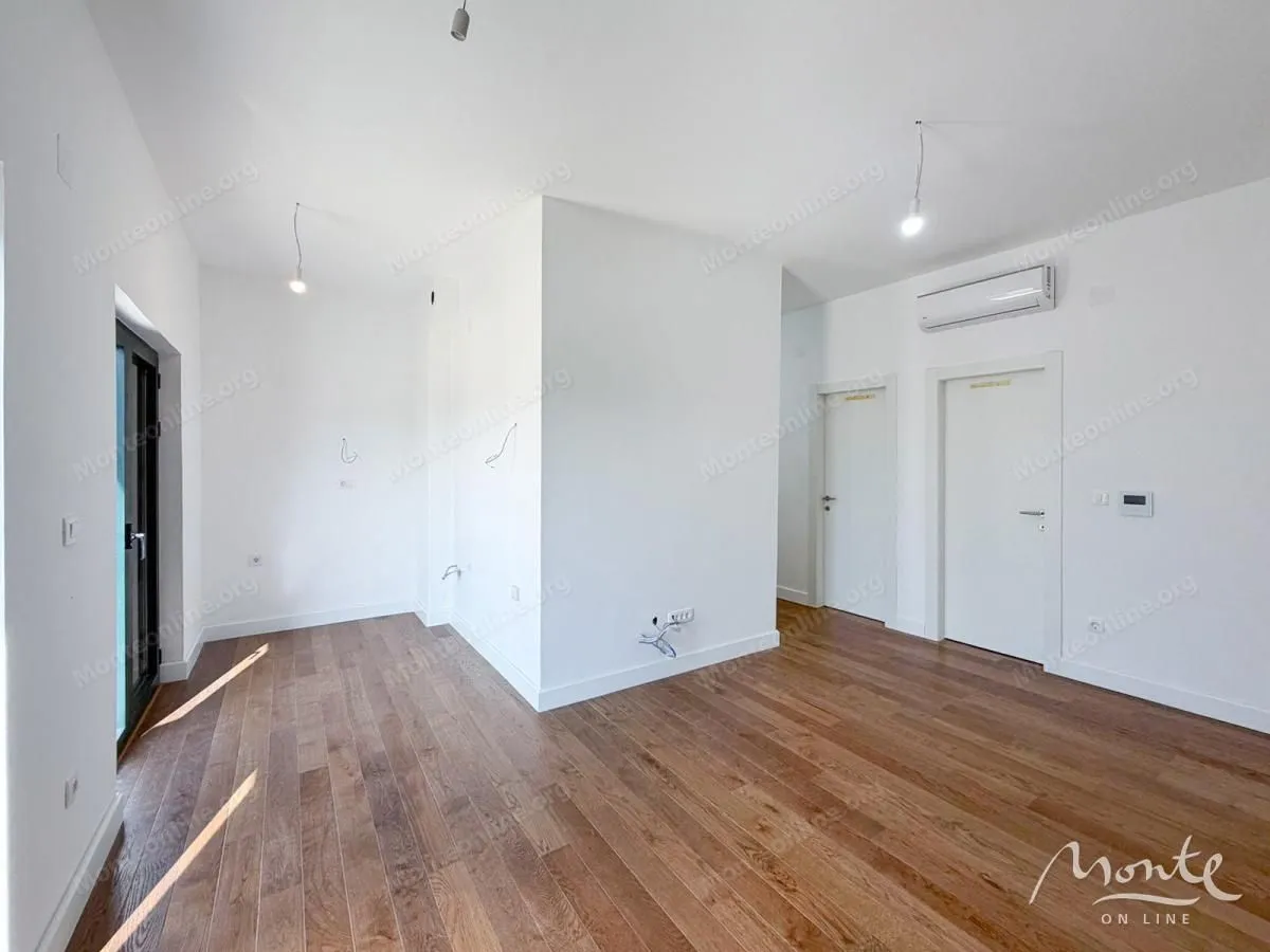 Prodaja, dvosoban stan, 70m², Tivat, Crna Gora